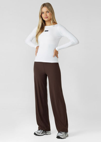 Wear Anywhere Classic Design
Flattering Slim Fit Full Length Silhouette
Wear it your Way Reversible Design- Woven Logo Badge at Front or Back
Fun and Femme Lace Lined Boat Neckline
Soft Cotton Blend Rib You'll Want To Wear All Day, Everyday