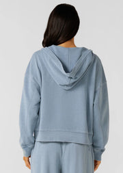 Level up your athleisure look with this vintage-inspired washed zip through hoodie. Made from our transseasonal cotton blend terry fabric, with a cosy hood, this style is designed to keep you warm without compromising on style. Complete with hand pockets to stash your essentials and a one-of-a-kind garment wash, which is unique to every piece and gives just the right amount of vintage appeal. Style back with the Movement Washed Pants for the ultimate retro athleisure look.