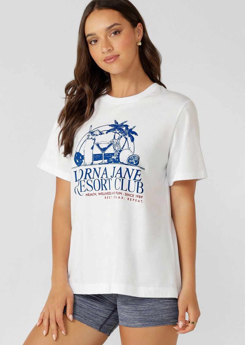 Versatile Active Living Essential
Relaxed Fit
Premium Soft Cotton Fabrication
Exclusive Vacation Inspired Logo Print
Classic Ribbed Crew Neckline
