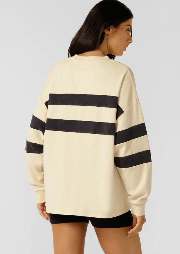 Layer up all year long in this effortlessly cool oversized sweat. Made from our super soft and breathable cotton jersey, it's the perfect transitional style to wear throughout and after winter. Complete with logo embroidery and iconic colour-blocked panelling, you can now take the layered sweatshirt look beyond the winter months