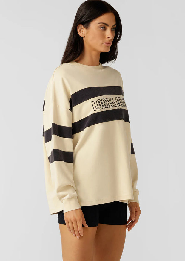 Layer up all year long in this effortlessly cool oversized sweat. Made from our super soft and breathable cotton jersey, it's the perfect transitional style to wear throughout and after winter. Complete with logo embroidery and iconic colour-blocked panelling, you can now take the layered sweatshirt look beyond the winter months