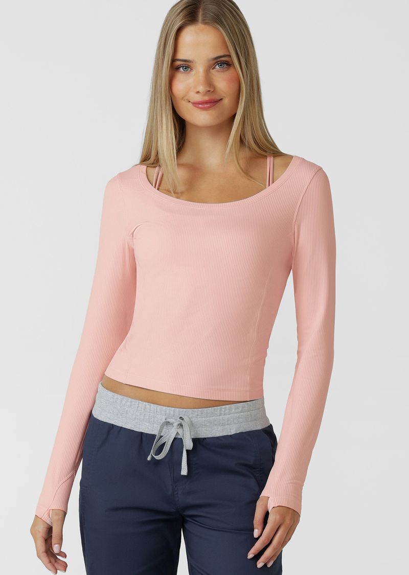 Flattering Full Length Fitted Silhouette with a Curved Neckline
Thumbholes to Secure your Sleeves Whilst Training
Curve Contouring Panel Lines to Flatter your Form
Active Rib fabrication with a Soft Brushed Inner to Keep you Cosy All Winter Long
Reflective Heritage Logo for Added Nighttime Visibility