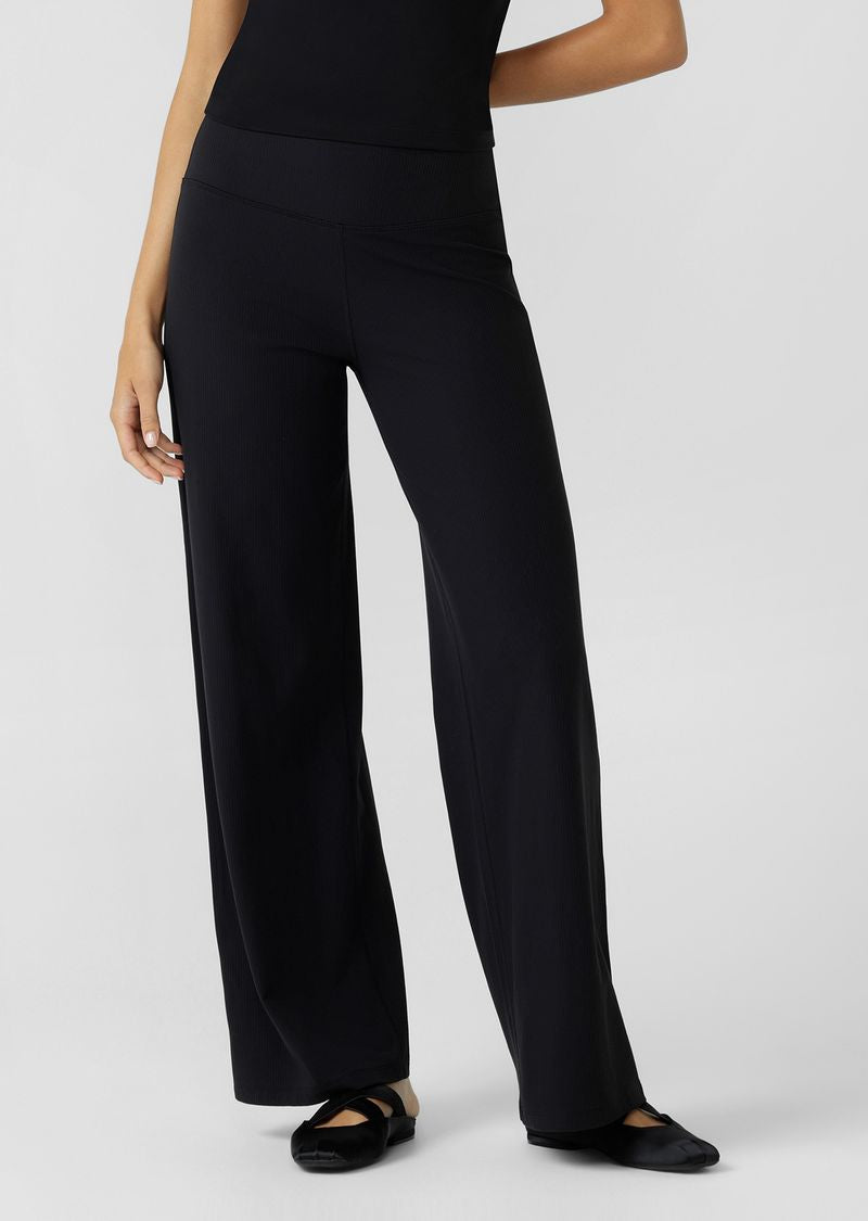 Versatile Wear Anywhere Active Living Essential
Flattering Mid Rise Waistband with Stabilising Back Elastic for No Dig Comfort without Compromising on Support
Form Flattering Wide Leg Silhouette
Active Rib fabrication with a Soft Brushed Inner to Keep you Cosy All Winter Long
Secret Back Pocket to Stash your Essentials