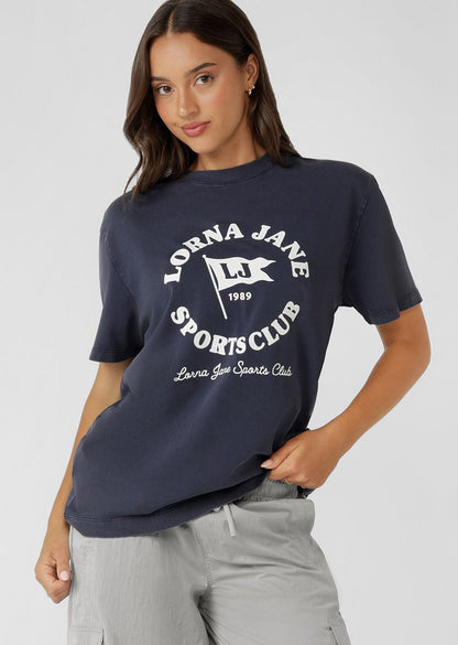 Classic Fit- Just like our LJ Basics T-Shirt
Limited Edition Vintage Inspired Crackle Logo Print
Classic Rib Crew Neckline
Premium Vintage Wash Effect Unique to Each Style
Premium Soft Cotton Jersey Fabrication