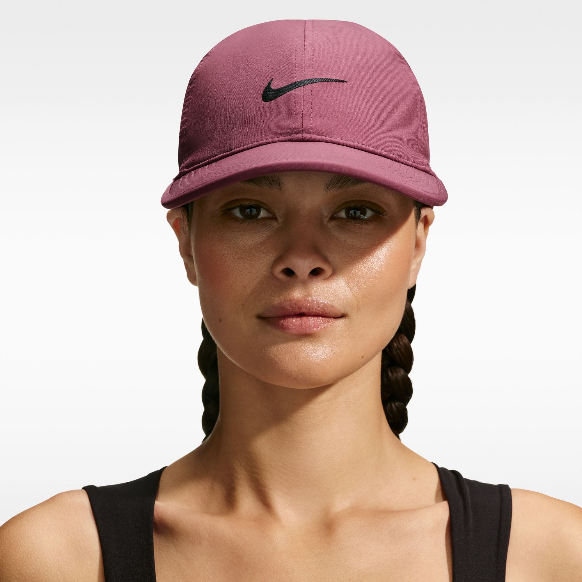 When you need a light and breezy addition to your exercise outfit, the Club Cap is your pick. The Club's mid-depth fit is teamed up with ultra-light, breathable material giving you the freedom to move without restriction. Sweat-wicking fabric helps you stay cool and dry and Featherlight vents improve airflow where you need it most.