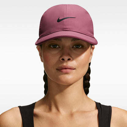 When you need a light and breezy addition to your exercise outfit, the Club Cap is your pick. The Club's mid-depth fit is teamed up with ultra-light, breathable material giving you the freedom to move without restriction. Sweat-wicking fabric helps you stay cool and dry and Featherlight vents improve airflow where you need it most.