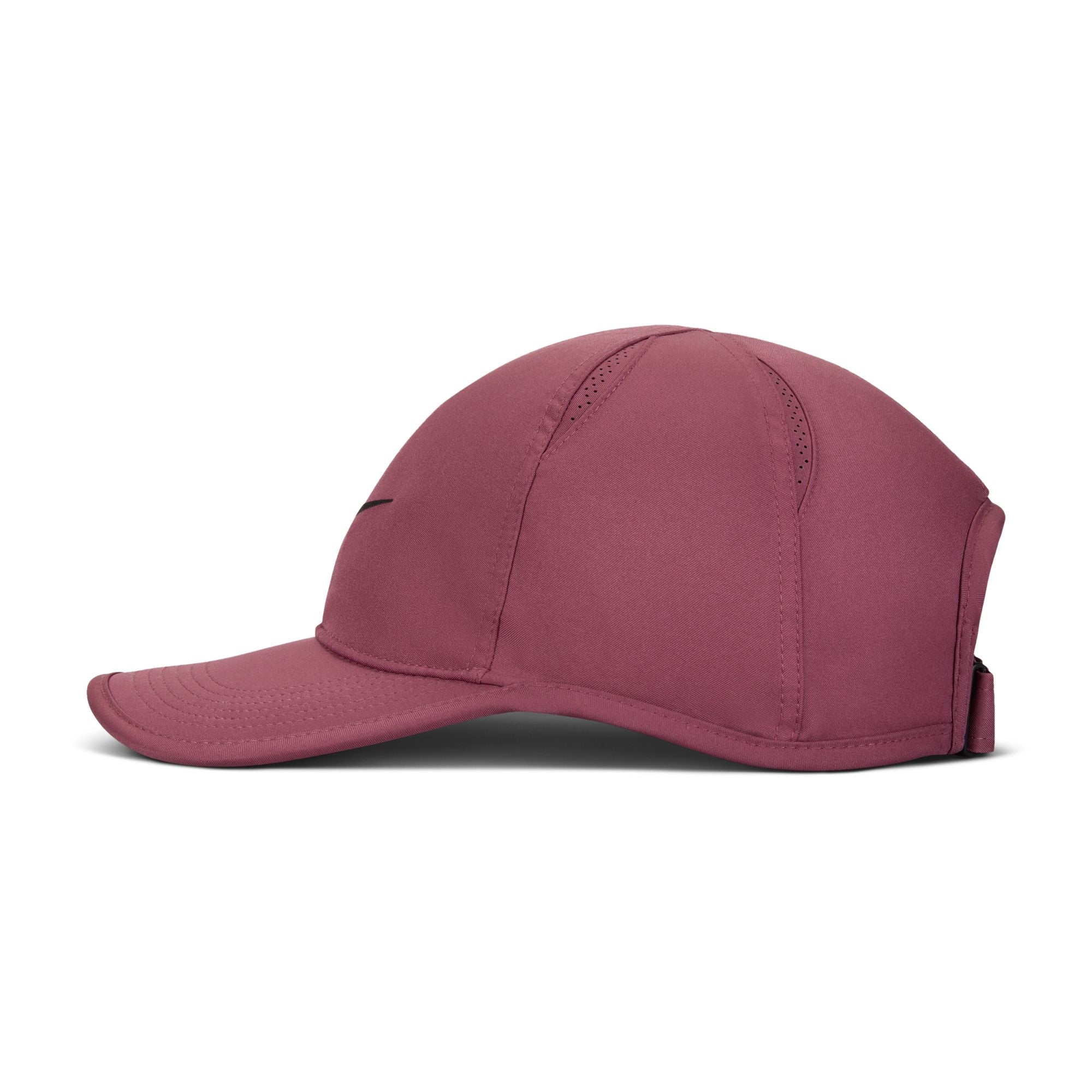 When you need a light and breezy addition to your exercise outfit, the Club Cap is your pick. The Club's mid-depth fit is teamed up with ultra-light, breathable material giving you the freedom to move without restriction. Sweat-wicking fabric helps you stay cool and dry and Featherlight vents improve airflow where you need it most.
