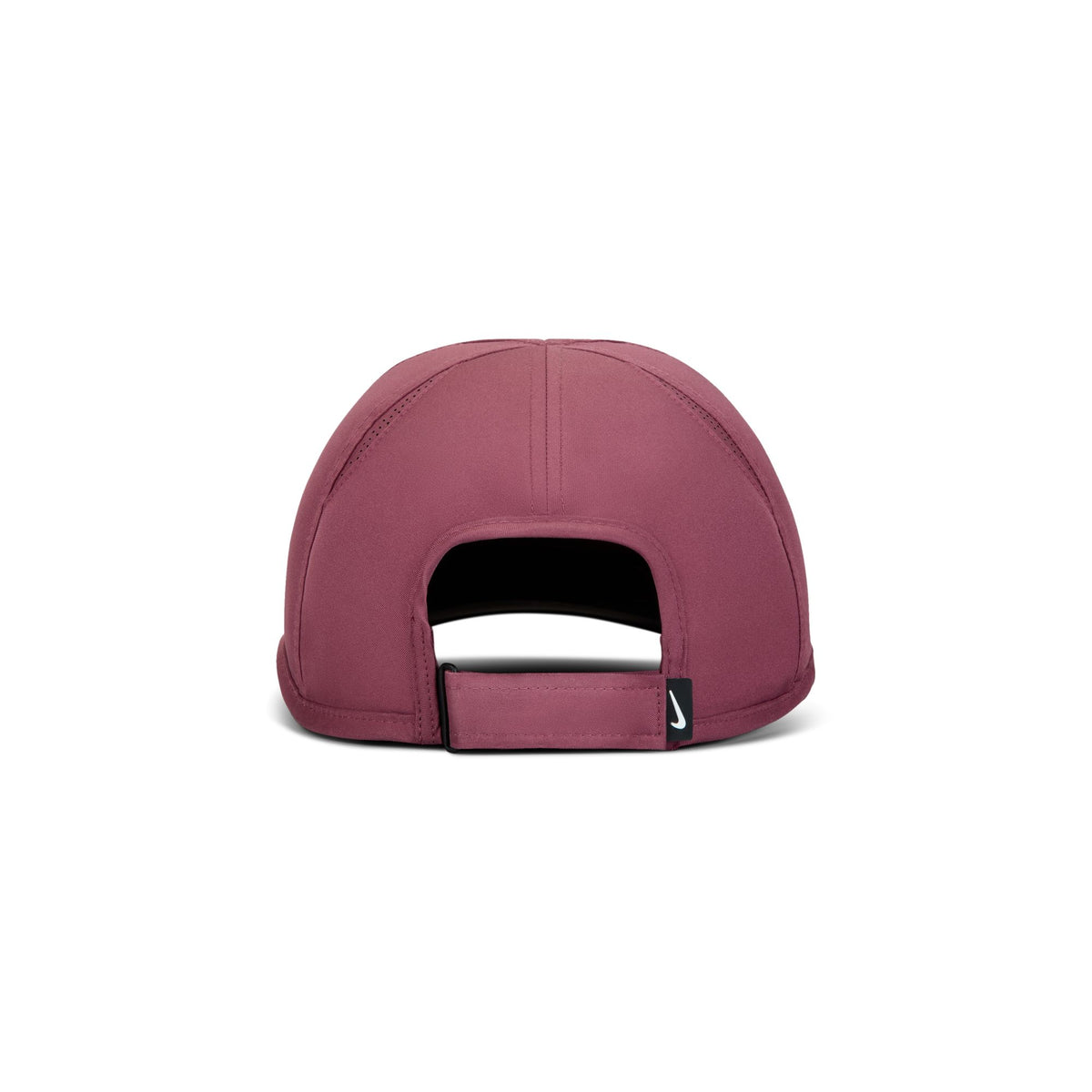 When you need a light and breezy addition to your exercise outfit, the Club Cap is your pick. The Club's mid-depth fit is teamed up with ultra-light, breathable material giving you the freedom to move without restriction. Sweat-wicking fabric helps you stay cool and dry and Featherlight vents improve airflow where you need it most.