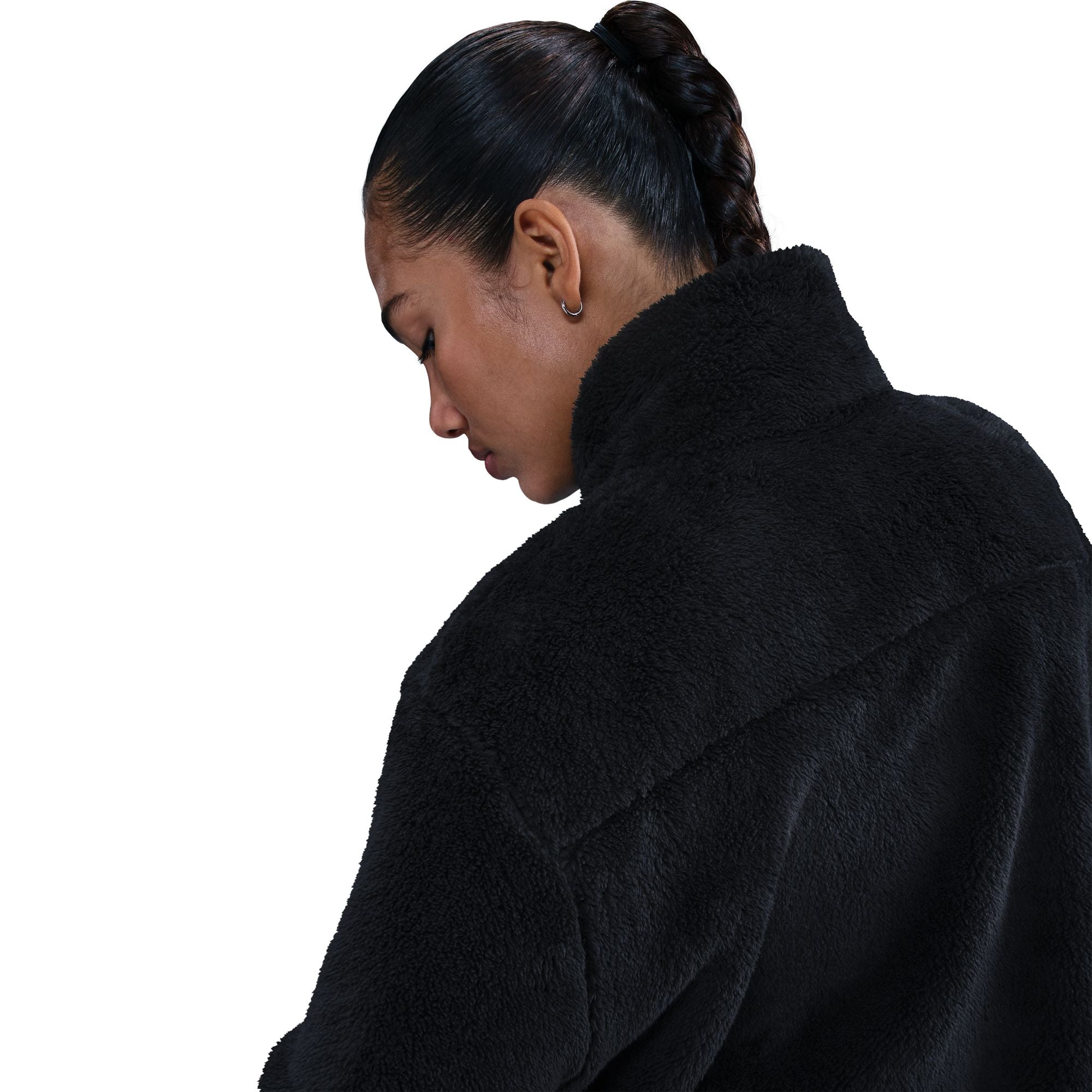 Get cozy in this oversized jacket. Supersoft fleece feels like you're wearing a blanket all day long and helps keep you warm.