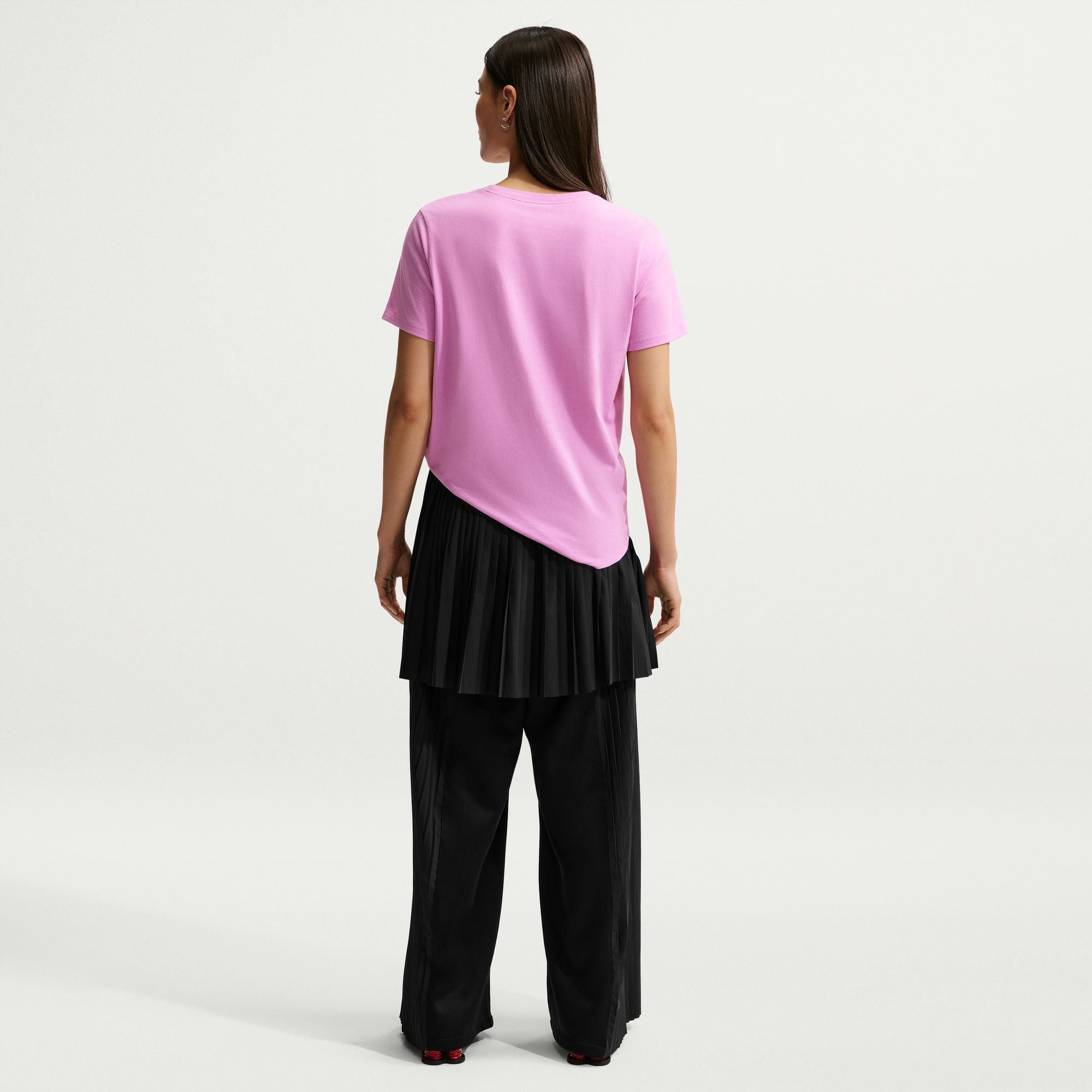 updated our Club Essentials T-shirts to give them an easy fit and modern look perfect for everyday wear. A little wider, a touch shorter in the body and a slightly curved hem 