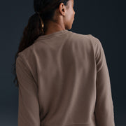 Stay comfortable no matter what day it is in this relaxed, sweat-wicking Nike One sweatshirt. Its midweight French terry fabric (with unbrushed loops on the inside) gives structure, breathability and softness—so it's just as ready for the gym as it is for the couch.

Nike Dri-FIT technology moves sweat away from your skin for quicker evaporation, helping you stay dry and comfortable.
Ribbed cuffs and hem help keep sweatshirt in place while you move.