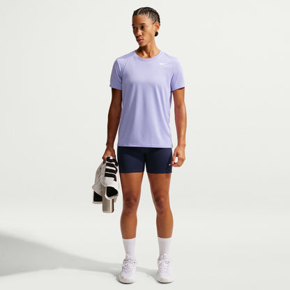 Nike Dri-FIT technology moves sweat away from your skin for quicker evaporation, helping you stay dry and comfortable.
The classic fit tee silhouette is relaxed through the body and hips.