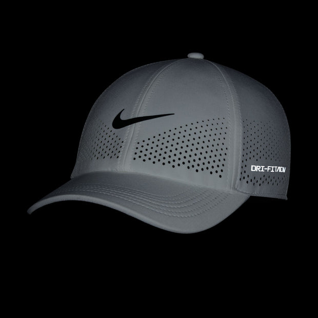From work to workout and everywhere in-between, this Nike Club Cap is versatile enough for all your needs. The unstructured, mid-depth design features advanced sweat-wicking fabric to help you stay fresh. Our curved AeroBill and perforations give that extra breathability you need to keep cool.