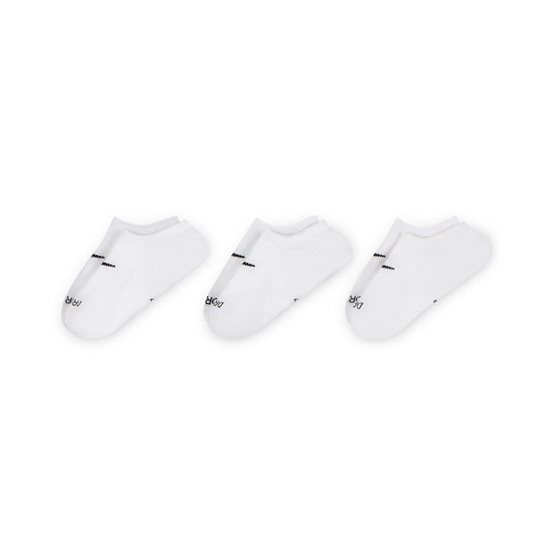 The Nike Everyday Plus Cushioned Socks bring comfort to your workout with extra cushioning under the heel and forefoot and a snug, supportive arch band. Sweat-wicking power and breathability up top help keep your feet dry and cool to help push you through that extra set.
