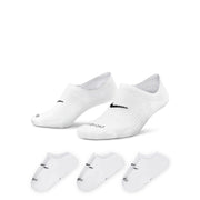 The Nike Everyday Plus Cushioned Socks bring comfort to your workout with extra cushioning under the heel and forefoot and a snug, supportive arch band. Sweat-wicking power and breathability up top help keep your feet dry and cool to help push you through that extra set.