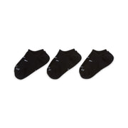 The Nike Everyday Plus Cushioned Socks bring comfort to your workout with extra cushioning under the heel and forefoot and a snug, supportive arch band. Sweat-wicking power and breathability up top help keep your feet dry and cool to help push you through that extra set.