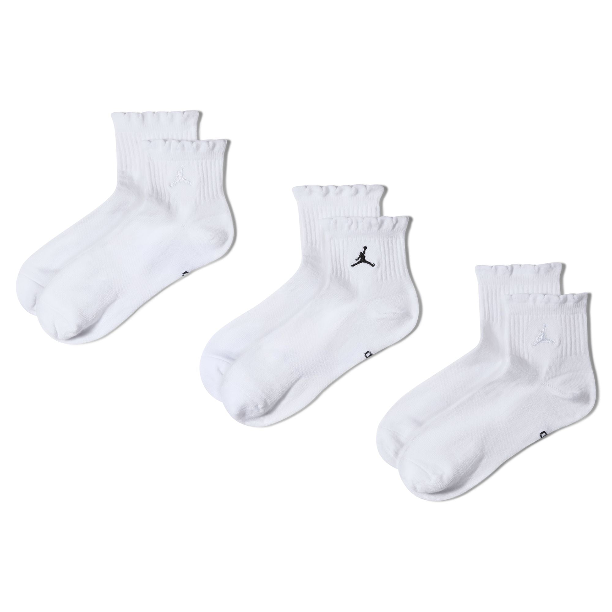 Complement your fit with these ankle socks, made of a core poly blend with lettuce trimmed cuffs. A ribbed arch support band gives you that extra-supportive feel.
