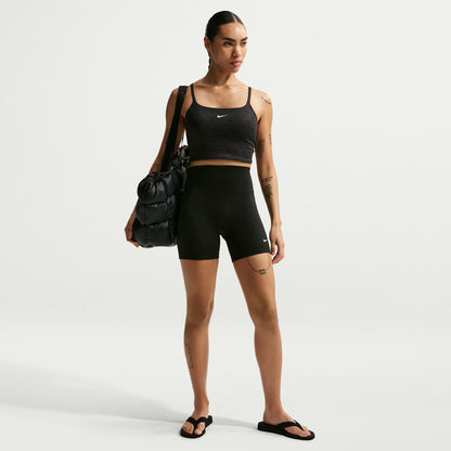 Nike Dri-FIT technology moves sweat away from your skin for quicker evaporation, helping you stay dry and comfortable.
Midweight, peachy-soft fabric stretches with your every move and dries quickly.
Absence of a front seam helps keep the fabric from riding up for a smooth fit.
Back pocket fits most phones.