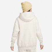Grounded in style, comfort and versatility, meet our take on luxury loungewear. This classic hoodie helps you stay cozy all day long, thanks to midweight fleece that feels soft yet structured. Plus, exaggerated details (like taller ribbing and oversized fit) give you a trend-right look.