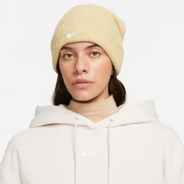 Grounded in style, comfort and versatility, meet our take on luxury loungewear. This classic hoodie helps you stay cozy all day long, thanks to midweight fleece that feels soft yet structured. Plus, exaggerated details (like taller ribbing and oversized fit) give you a trend-right look.
