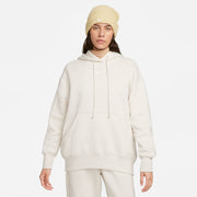 Grounded in style, comfort and versatility, meet our take on luxury loungewear. This classic hoodie helps you stay cozy all day long, thanks to midweight fleece that feels soft yet structured. Plus, exaggerated details (like taller ribbing and oversized fit) give you a trend-right look.