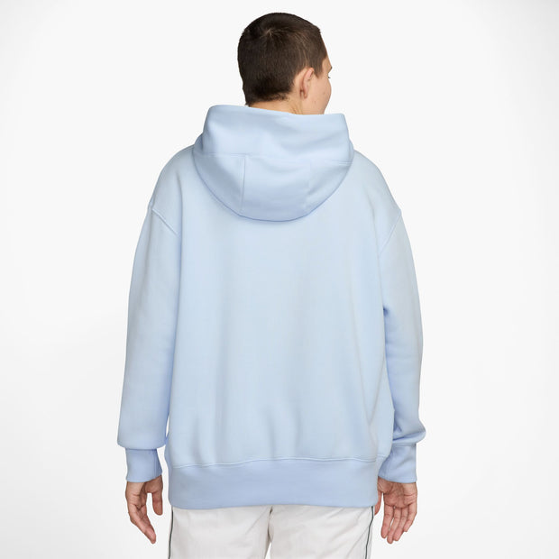 Grounded in style, comfort and versatility, meet our take on luxury loungewear. This classic hoodie helps you stay cozy all day long, thanks to midweight fleece that feels soft yet structured. Plus, exaggerated details (like taller ribbing and oversized fit) give you a trend-right look.
