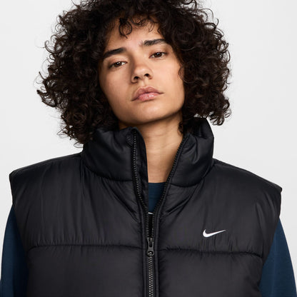Nike Therma-FIT technology helps manage your body’s natural heat to help keep you warm in cold-weather conditions. Water-repellent finish helps keep you dry in wet weather.