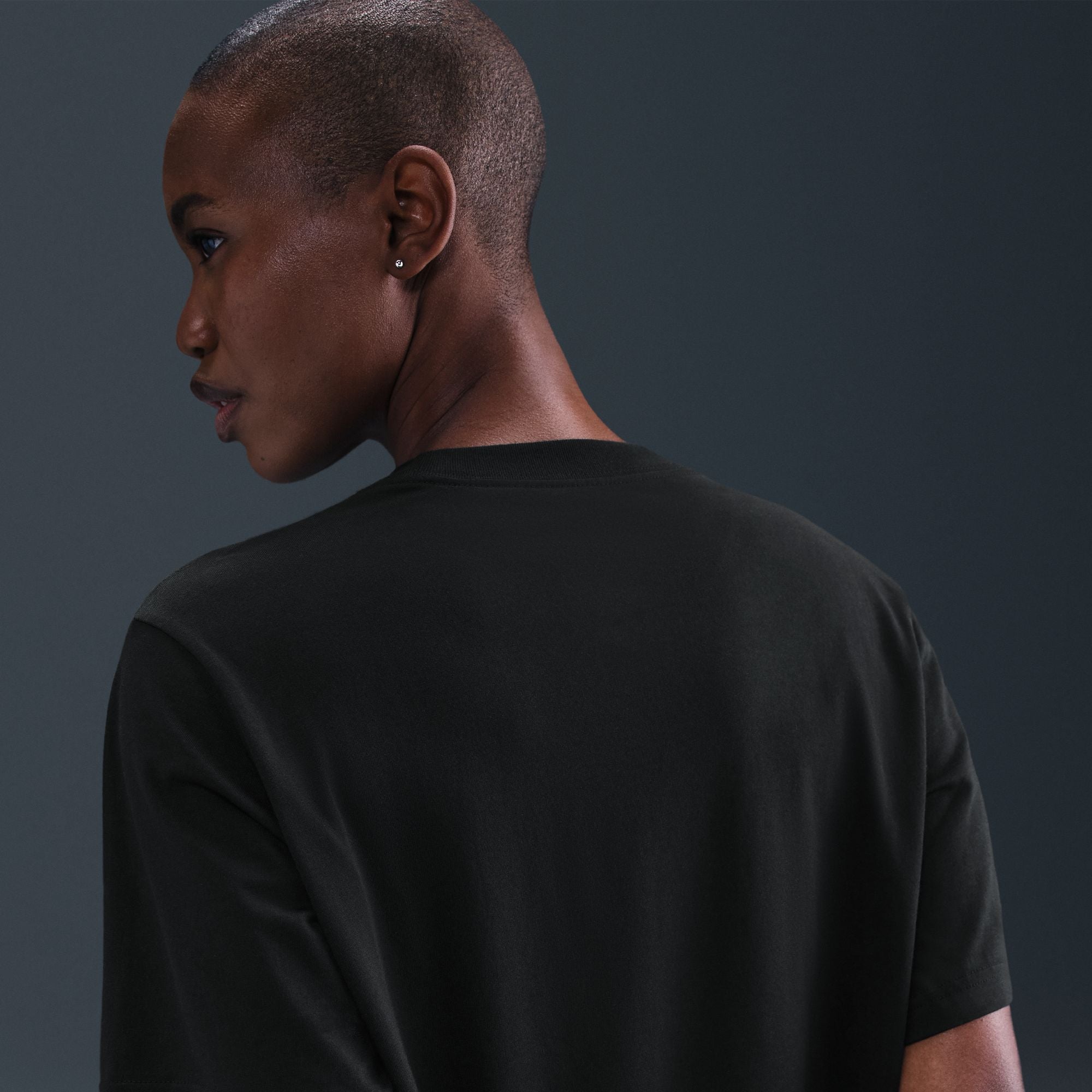 Nike Sportswear Essential T-Shirt - Black