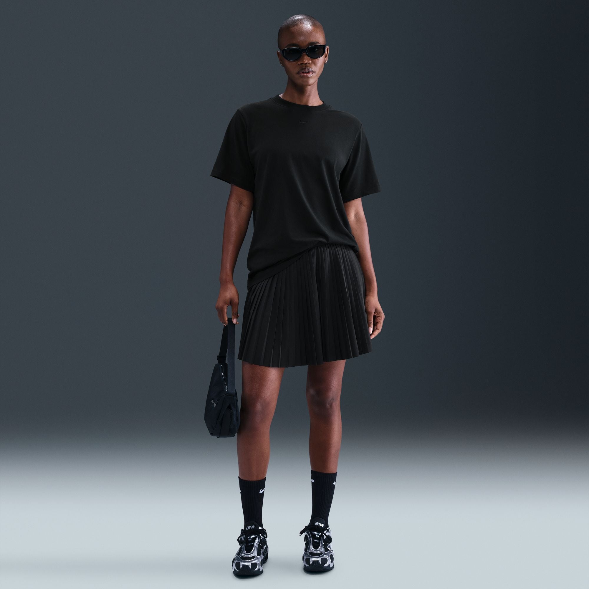 Nike Sportswear Essential T-Shirt - Black