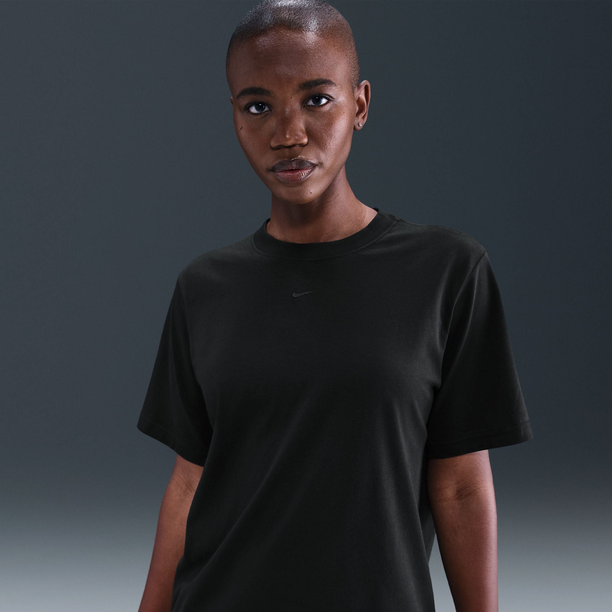 Nike Sportswear Essential T-Shirt - Black