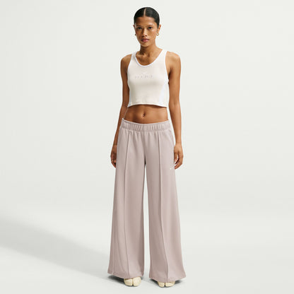 Mid-Rise Wide-Leg Track Pants
Nike are reimagining classic track pants. Midweight knit and super wide legs combine to bring effortless drape to your look.