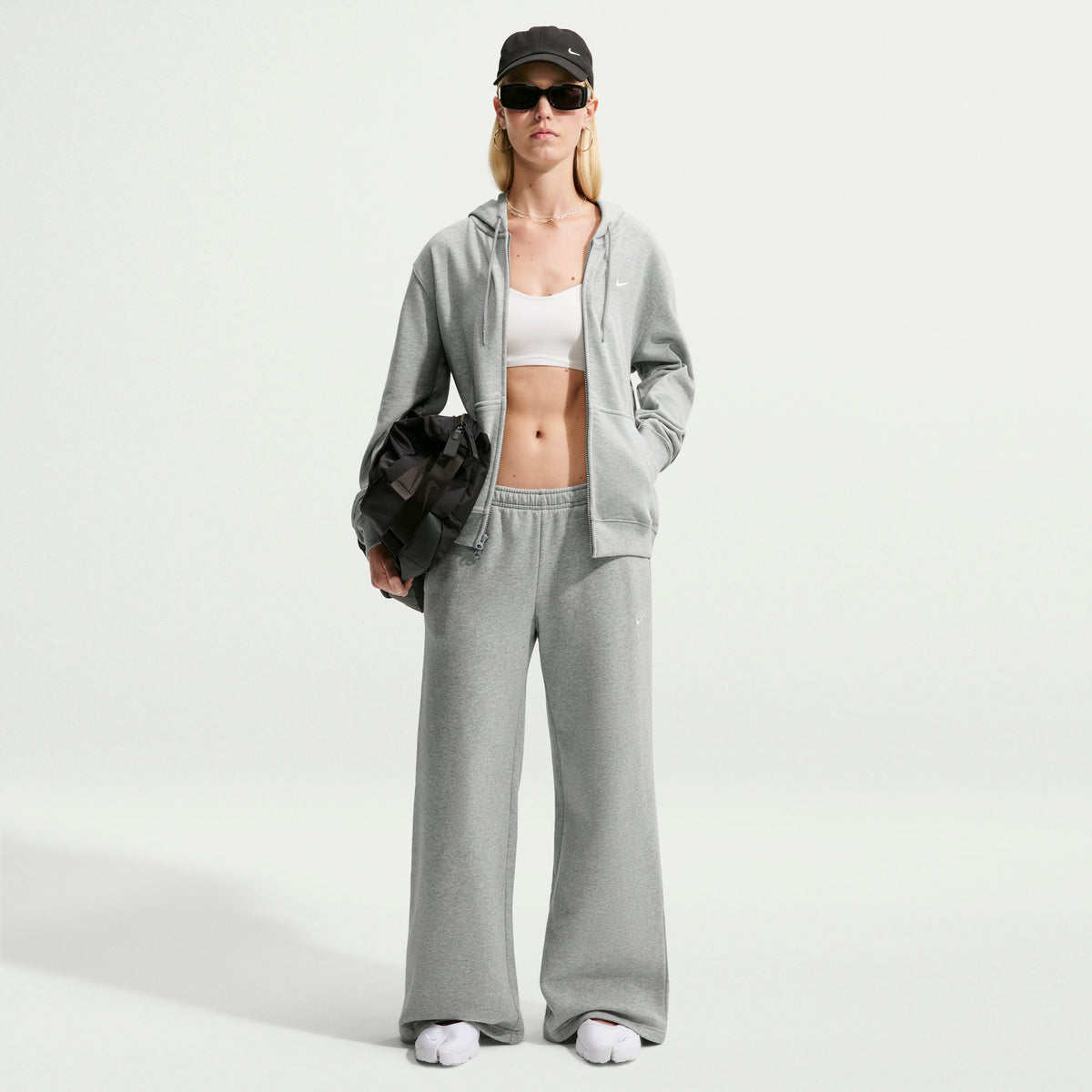 Luxe fabrics, flawless fits, craft details—Studio Fleece is chill mode, done better. Ideal for warmer temps, our lightweight fleece drapes gently, has a smooth face and breathable loopback finish.