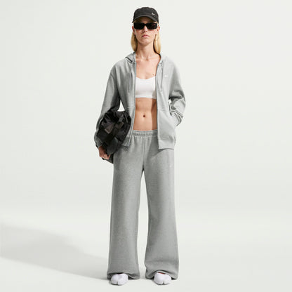 Luxe fabrics, flawless fits, craft details—Studio Fleece is chill mode, done better. Ideal for warmer temps, our lightweight fleece drapes gently, has a smooth face and breathable loopback finish.