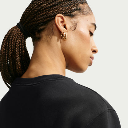 Nike Dri-FIT technology moves sweat away from your skin for quicker evaporation, helping you stay dry and comfortable.
Midweight fleece is smooth on the outside and peachy soft on the inside.