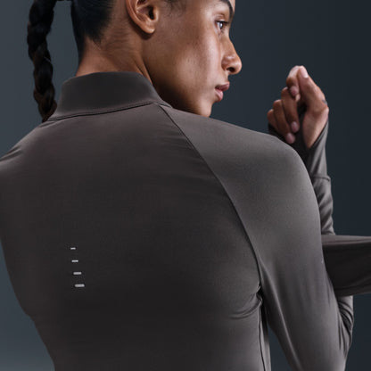 Using insights from runners like you, we prioritized functionality to refresh our Swift essentials. This lightweight mid layer has been designed to help reduce chafing. It's soft, sweat-wicking and helps block out UV rays so you can focus on your miles, and nothing else.
