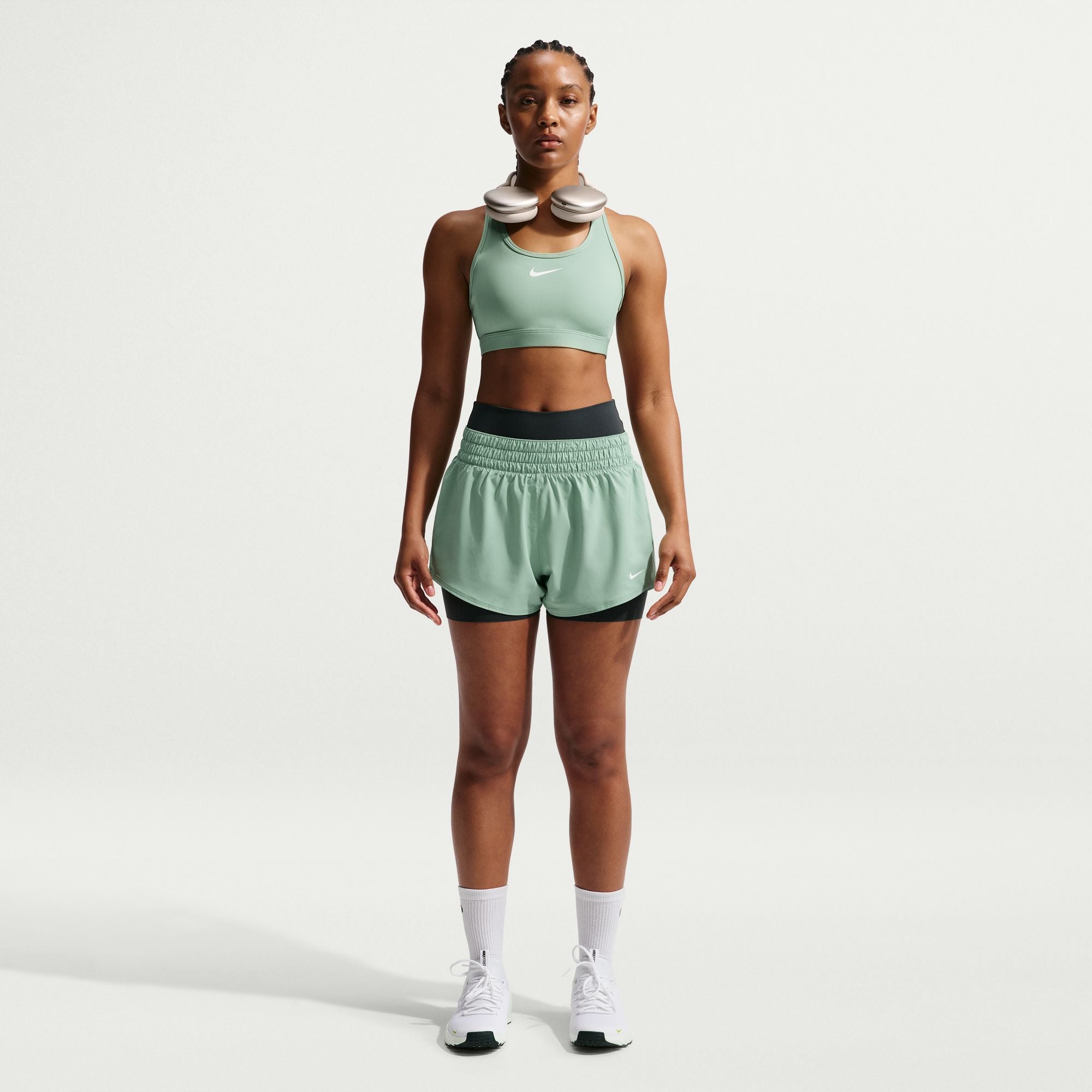 Nike Dri-FIT technology moves sweat away from your skin for quicker evaporation, helping you stay dry and comfortable. It combines with a mesh lining to help keep you cool.