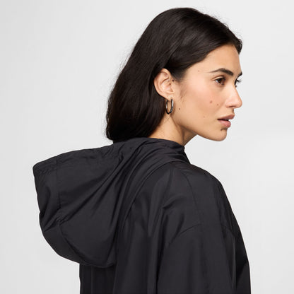 With a classic sport look and a lightweight feel, this jacket is ready for whatever the day throws at you. Dropped shoulders and an oversized fit