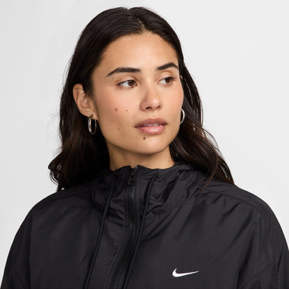 With a classic sport look and a lightweight feel, this jacket is ready for whatever the day throws at you. Dropped shoulders and an oversized fit