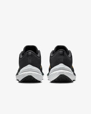A neutral support shoe with springy Nike Air plus more space in the forefoot leads to a comfortable, bouncy feel.