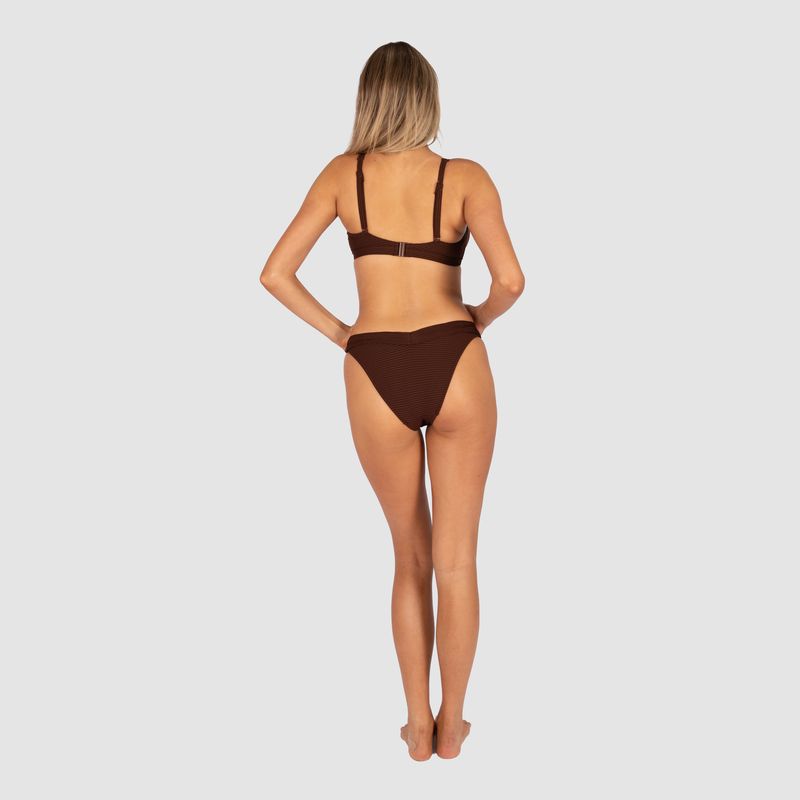 Positano's premium Spanish soft rib brings elevated, resort-ready sophistication to this underwire bra top — confident, sculpting support for D–E cups with a gold luxe trim that elevates every silhouette.