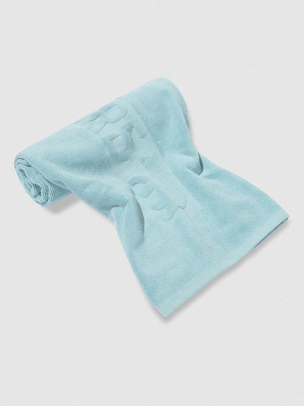 Whether you are on the bike, the bag or the track, this perfectly sized gym towel is your perfect companion to help keep you dry. Made from 100% cotton terry, for absorbance, a super-soft handle, and easy care, this mini towel is perfect for the gym workouts such as spin, boxercise or strength and conditioning.