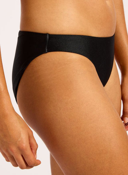 Low Rise Pant
Regular Pant Coverage
Soft Edges For Comfort