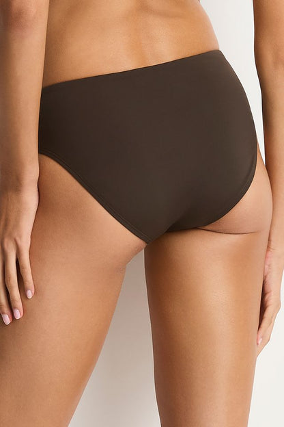 Mid rise waist
Moderate bottom coverage
Powermesh lining for front &amp; back support