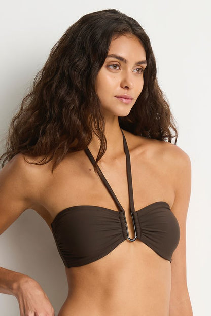 Multifit bust - fits an A to DD cup
U Bar centre bust detail
Removable soft cups - remove cups to give more depth if you have a larger bust
Hidden underwire
Gripper tape side boning for shape &amp; side support
Butterfly back clip
Multi wear fixed halter straps
Powermesh lining for front & back support