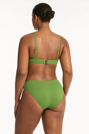 Mid rise waist Moderate bottom coverage Powermesh lining for front & back support