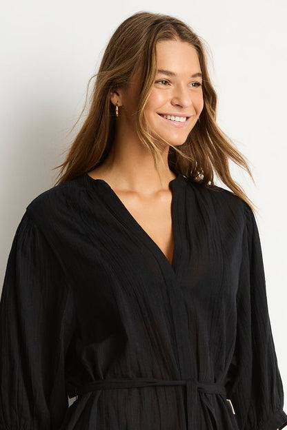 Relaxed Fit
Button through
Balloon Sleeves
Removable Belt
Super soft lightweight cotton
Side splits