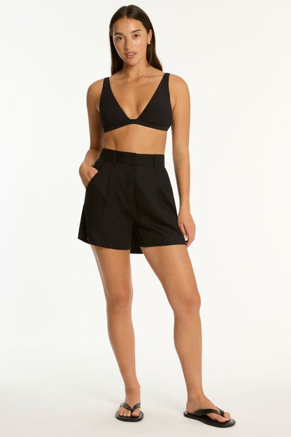 High Waisted Mid Length Short
Zip front with invisible closure
Front tucks with side pockets
Back Darts with elastic back waist