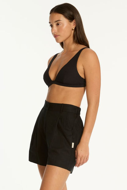 High Waisted Mid Length Short
Zip front with invisible closure
Front tucks with side pockets
Back Darts with elastic back waist