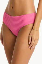 Mid rise waist
Moderate bottom coverage
Powermesh lining for front & back support