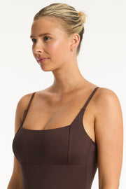 Best suited for cups A to DD Hidden underwire bra support Adjustable & convertible straps - adjust for comfort & to ensure the perfect fit Side boning for shape & side support Powermesh lining for front & back support